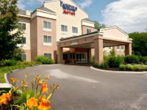 Fairfield Inn & Suites Brunswick Freeport Hotels in Brunswick