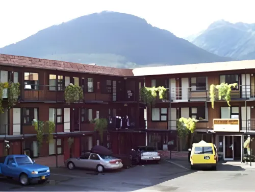 The Driftwood Lodge Hotels in Juneau