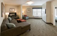 Staybridge Suites Saskatoon - University Hotels in Саскатун