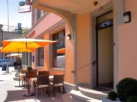 Hôtel la Suite فنادق في Lully
