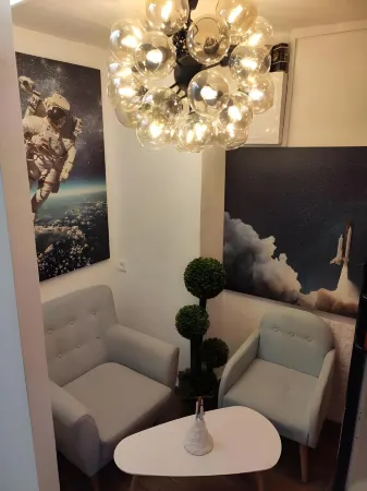 Capsule & Dormitory Space-X