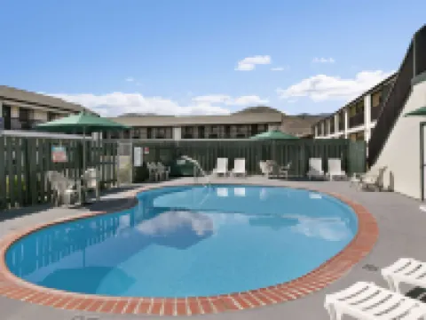 Travelodge by Wyndham Wenatchee Hotels in Wenatchee