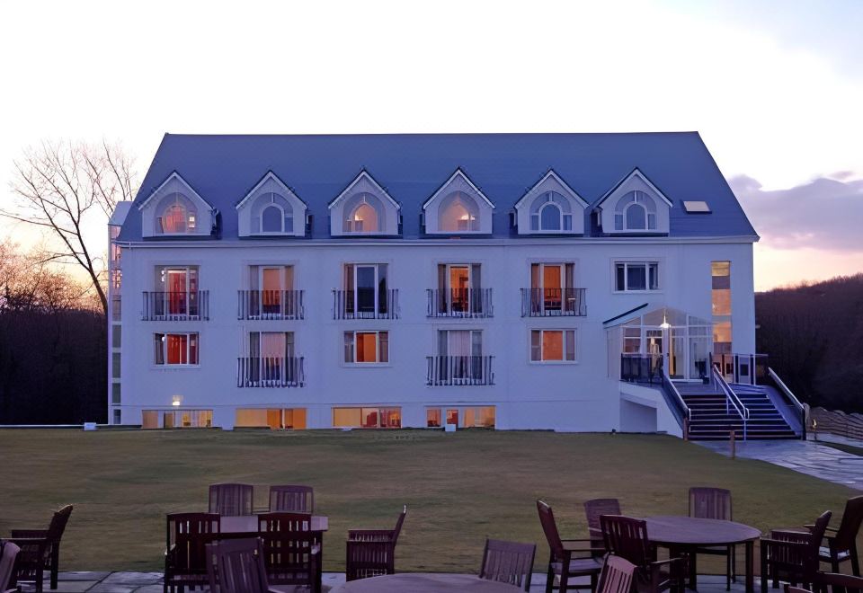 hotel overview picture