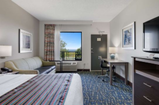 Best Western Plus Holiday Sands Inn  Suites