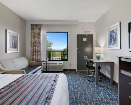 เบสท์เวสเทิร์นพลัส ฮอลิเดย์แซนด์ส อินน์แอนด์สวีทส์ โรงแรมในนอร์ฟอล์ก