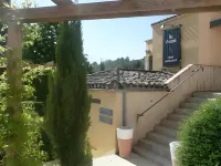 Hôtel Restaurant Le Vinois فنادق في Prayssac