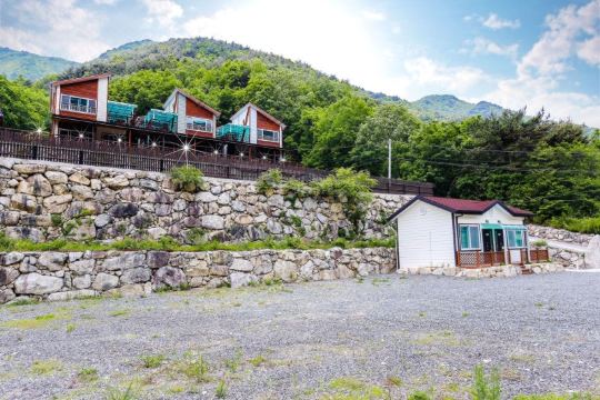 풀빌라 실내 인테리어 또는 주방 이미지