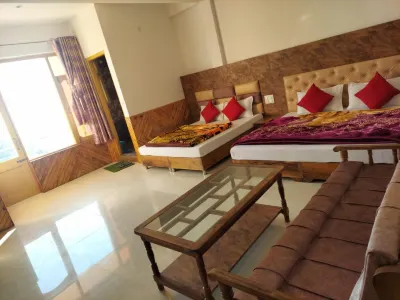 Goroomgo Hotel The Mountain Paradise Rewalsar Các khách sạn gần Rewalsar Lake
