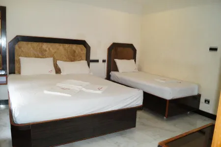 Hotel Srees Отели рядом с достопримечательностью «Dsit,collage,samayapuram,trichy»