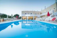 Hiona Holiday Hotel - Swimmingpools