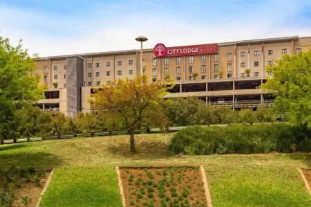 City Lodge Hotel at or Tambo International Airport Отели в г. Кемптон Парк