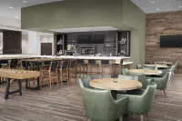 Embassy Suites by Hilton Portland Hillsboro, Oregon - bar