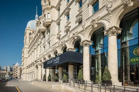 Courtyard by Marriott Baku Отели рядом с достопримечательностью «Дворец Ширваншахов»