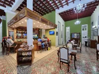 Hotel Saratoga Hotels near La Loma De La Cruz