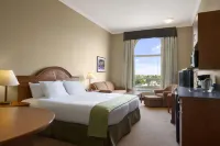 Super 8 by Wyndham Fort St. John BC - parking