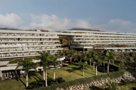 Royal Hideaway Corales Beach, Part of Barceló Hotel Group Отели в г. Comarca de Isora