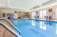 Comfort Suites University Brookings - piscine