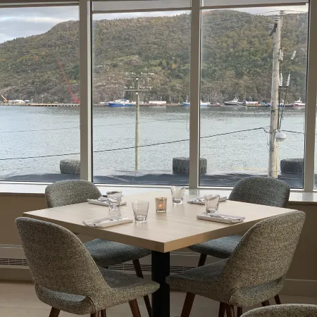 DoubleTree by Hilton St. John's Harbourview
