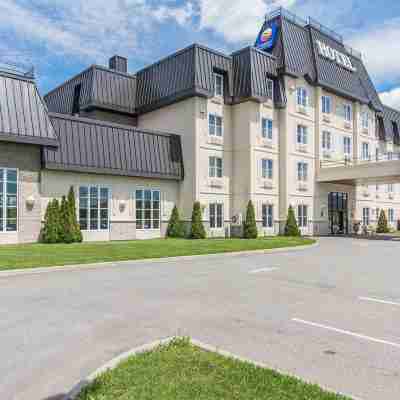 Comfort Inn & Suites Hotel Exterior