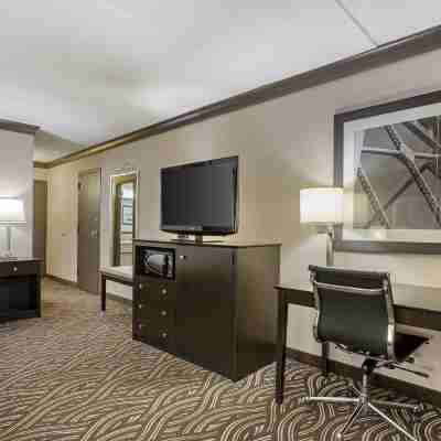 Best Western Plus Kingston Hotel and Conference Center Rooms