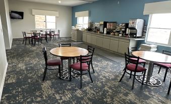 Days Inn & Suites by Wyndham Sikeston