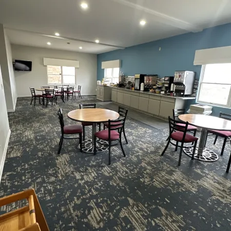 Days Inn & Suites by Wyndham Sikeston