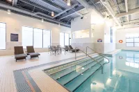 DoubleTree by Hilton Calgary North Hotels in Calgary