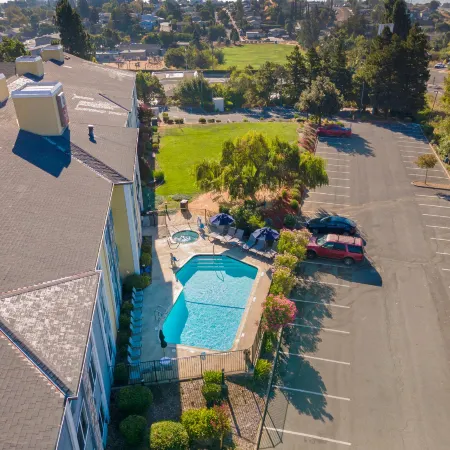 Best Western Plus Heritage Inn