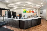 Quality Inn & Suites Fayetteville I-95 - Breakfast