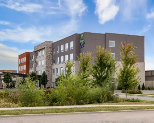 Holiday Inn Express & Suites MADISON WEST - MIDDLETON by IHG Hotels in Dane County
