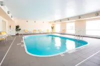 Wingate by Wyndham Oshkosh - Swimmingpools