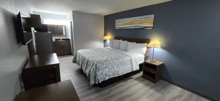 HomeTowne Studios LaGrange Отели в г. Запад Пойнт