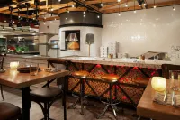 Sheraton Redding Hotel at the Sundial Bridge - Quầy bar