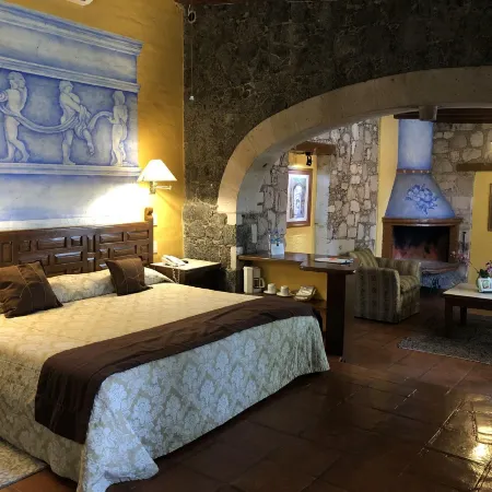 Villa San Jose Hotel & Suites