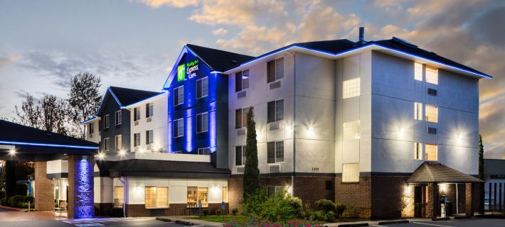 Holiday Inn Express & Suites PORTLAND-JANTZEN BEACH by IHG Hotels in Multnomah County