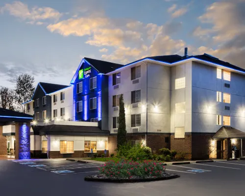 Holiday Inn Express & Suites PORTLAND-JANTZEN BEACH by IHG Hotels in Multnomah County
