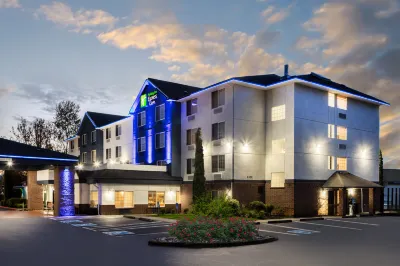 Holiday Inn Express & Suites PORTLAND-JANTZEN BEACH by IHG Hotels in Portland