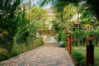 Farinda Resort & Pool Villa Hotels in Chom Thong