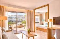Zafiro Palmanova - Condos