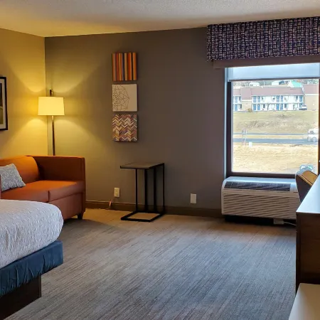 Hampton Inn Hillsville