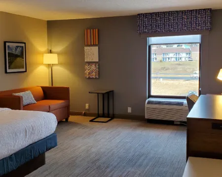 Hampton Inn Hillsville Hotels in Woodlawn