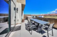 Luxury twin home.  Beautiful views. Private hot tub. Covered outside patio.