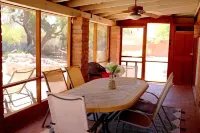 Desert Escape with Pool, Hot Tub & Mountain Views