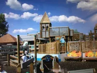 Beach Bum! Pro Cleaned, Self Check in Sleeps 8 Hotels in Racine