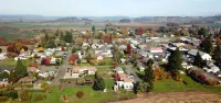 Luxury Wine Country Escape w/ 3 King Suites & Putting Green – Walk to Town