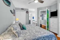 Spectacular Direct Beach ,Ocean  View 17 floor Romantic Get Away King Bed !