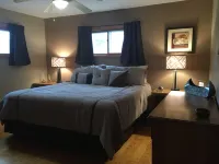 Lake house for 8, all seasons! Large deck overlooking the water Hotels in Argyle