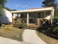 Chalet in a private park in Saint Pierre D'oléron