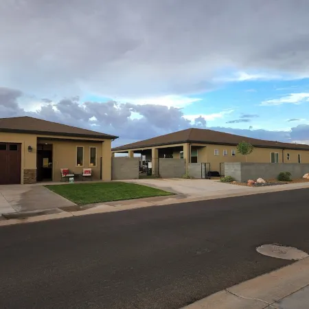 Navahouse w/ Game Room, sleeps 6, by Antelope Canyon