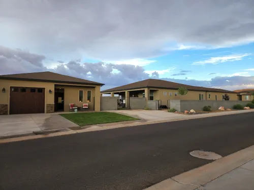 Navahouse w/ Game Room, sleeps 6, by Antelope Canyon